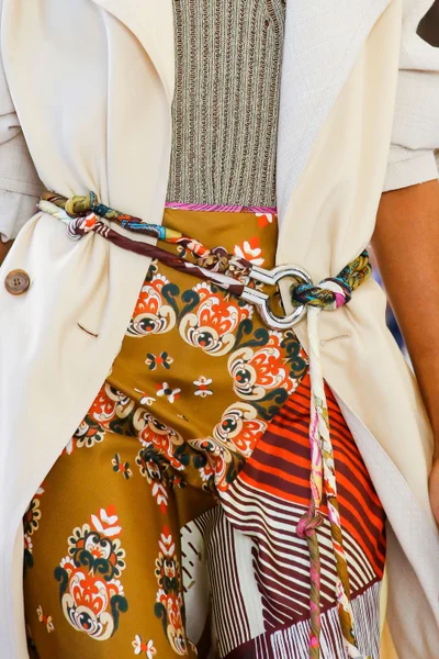 Look 10